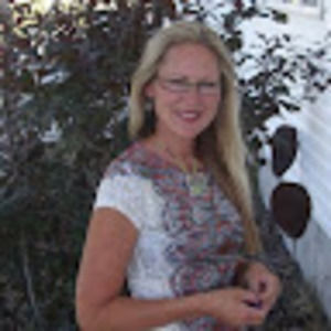 Meet your Posher, Elise